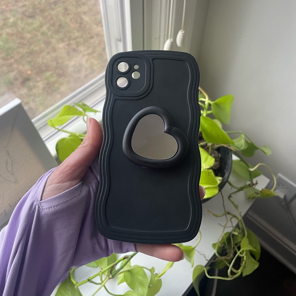 Wavy iPhone11 Case/Heart Mirror Phone Grip